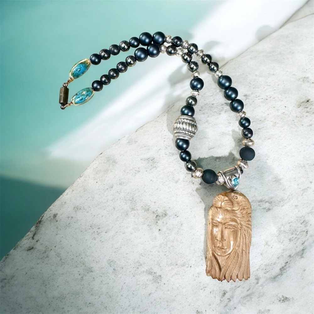 Fossil ivory Alaska intricately handcarved otter goddess Sterling necklace beads - Picture 6 of 15